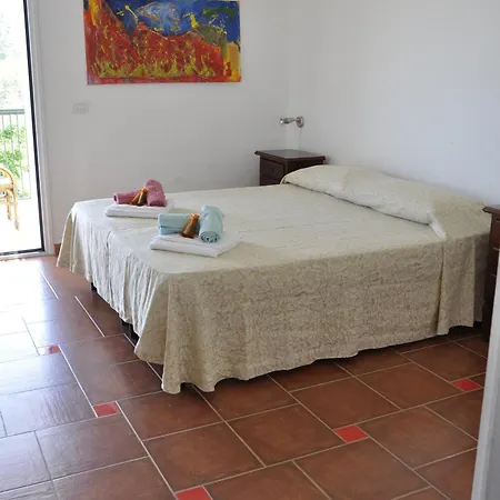 Basilicata Host To Host - Rainbow דירה *