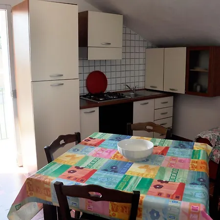 Basilicata Host To Host - Rainbow דירה *