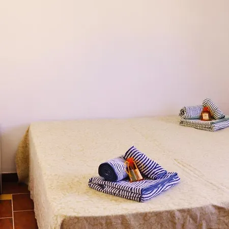 Basilicata Host To Host - Rainbow דירה *